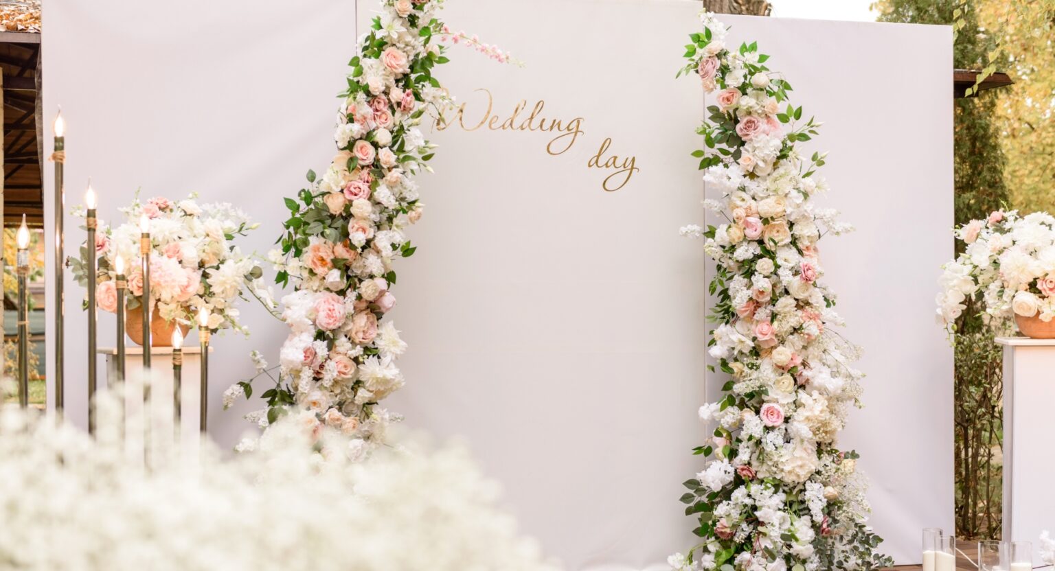 Fun and Memorable Wedding Photo Booth Ideas for Your Reception​